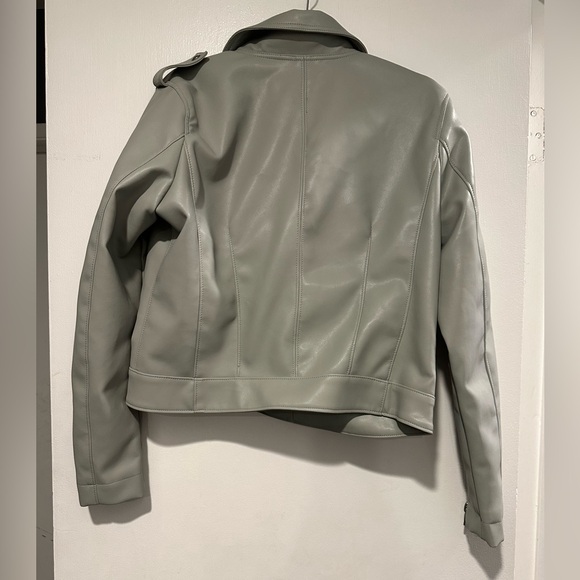 Nwot; Quilted Faux Leather Moto Jacket
BLANK-NYC - Picture 5 of 10